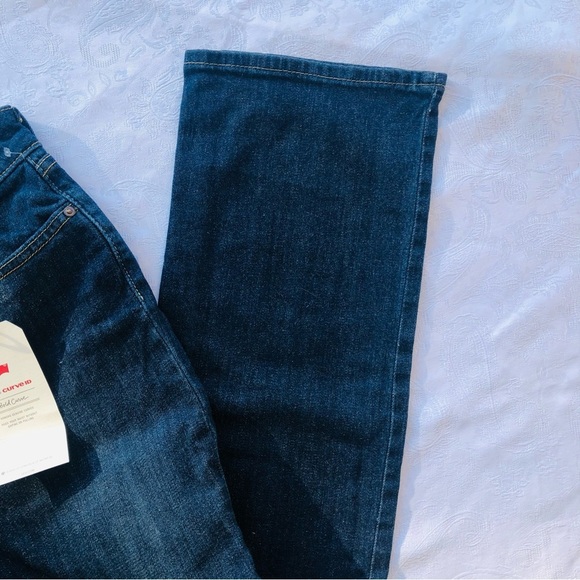 Levi's Women's Indigo straight leg Jeans 8 NWT - Picture 2 of 7